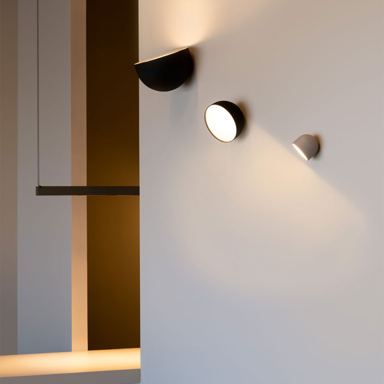 Plusminus Solo: Ein zeitloses Design, das Licht und Wand verbindet