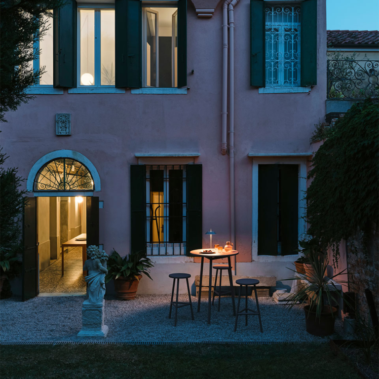 Vibia light fittings were chosen to highlight the interior design and daily life of a charming palazzetto in the Cannaregio neighbourhood